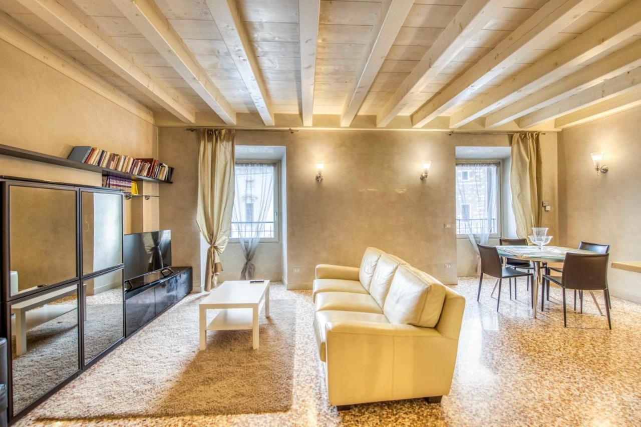 Apartmentsarena - Suite Mercatorum - Piazza Erbe Verona Exteriör bild
