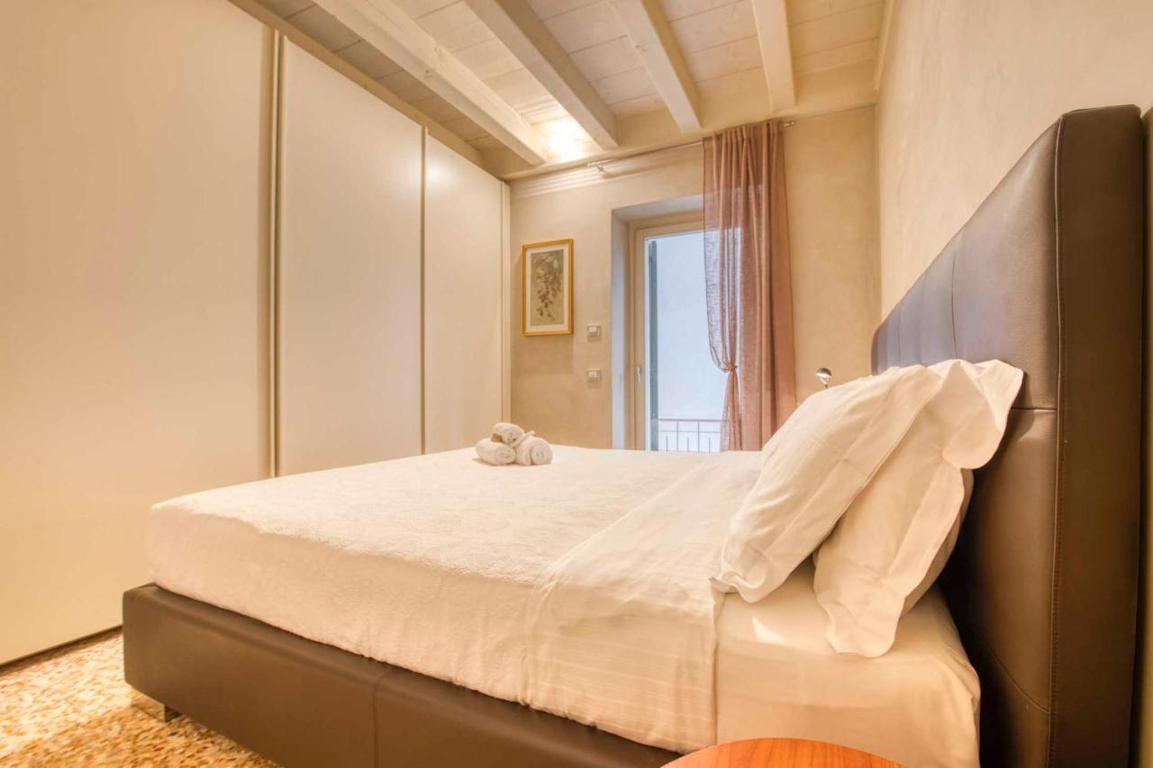 Apartmentsarena - Suite Mercatorum - Piazza Erbe Verona Exteriör bild