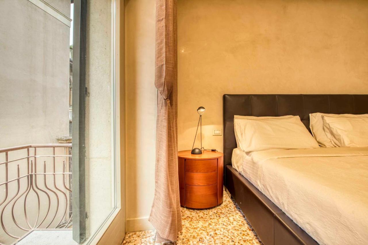Apartmentsarena - Suite Mercatorum - Piazza Erbe Verona Exteriör bild