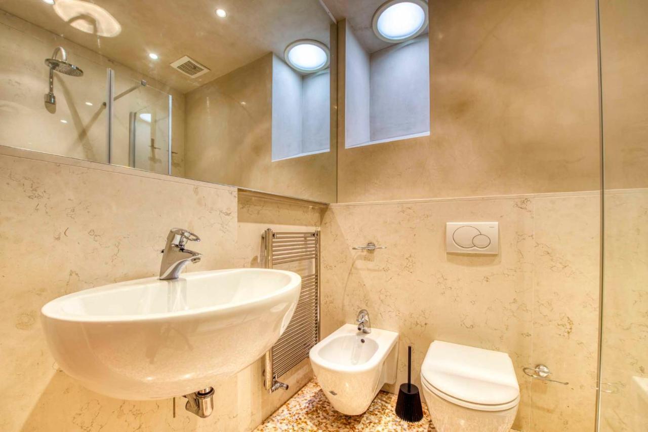 Apartmentsarena - Suite Mercatorum - Piazza Erbe Verona Exteriör bild