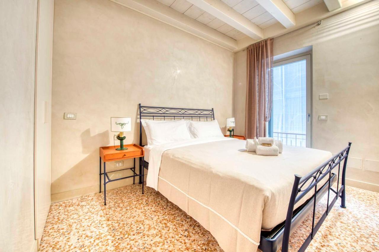 Apartmentsarena - Suite Mercatorum - Piazza Erbe Verona Exteriör bild
