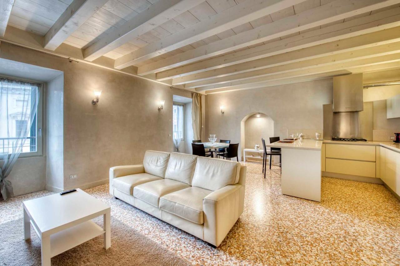 Apartmentsarena - Suite Mercatorum - Piazza Erbe Verona Exteriör bild