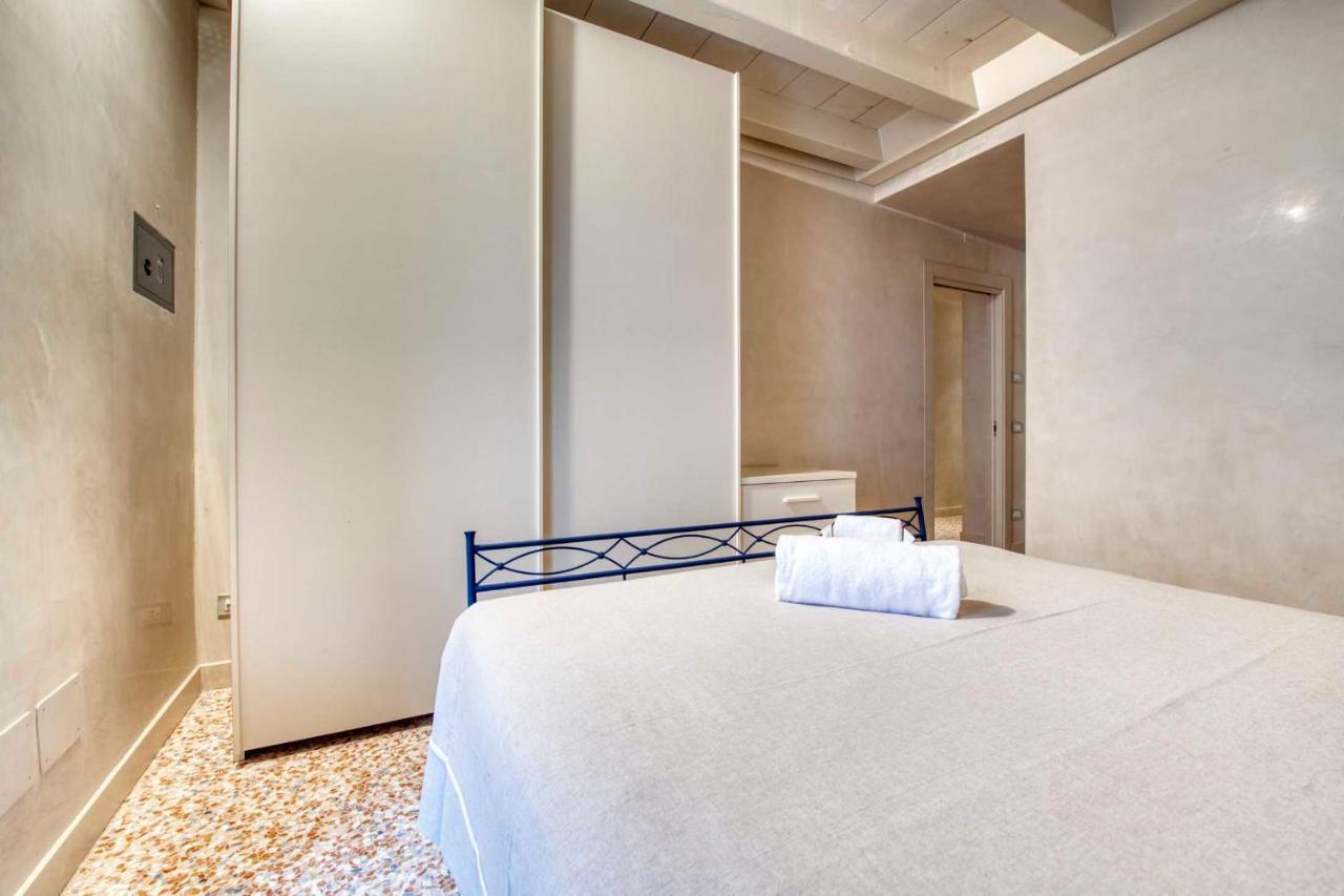Apartmentsarena - Suite Mercatorum - Piazza Erbe Verona Exteriör bild
