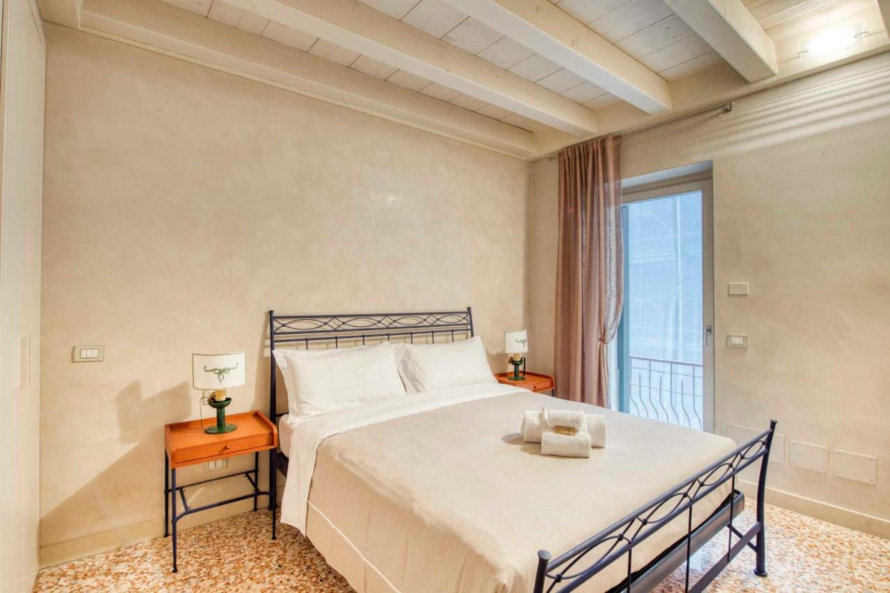 Apartmentsarena - Suite Mercatorum - Piazza Erbe Verona Exteriör bild