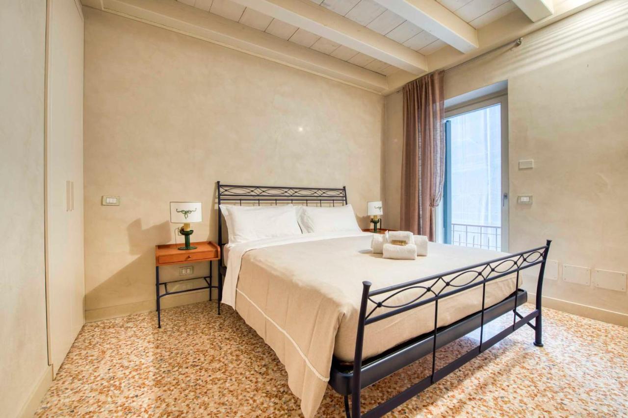 Apartmentsarena - Suite Mercatorum - Piazza Erbe Verona Exteriör bild