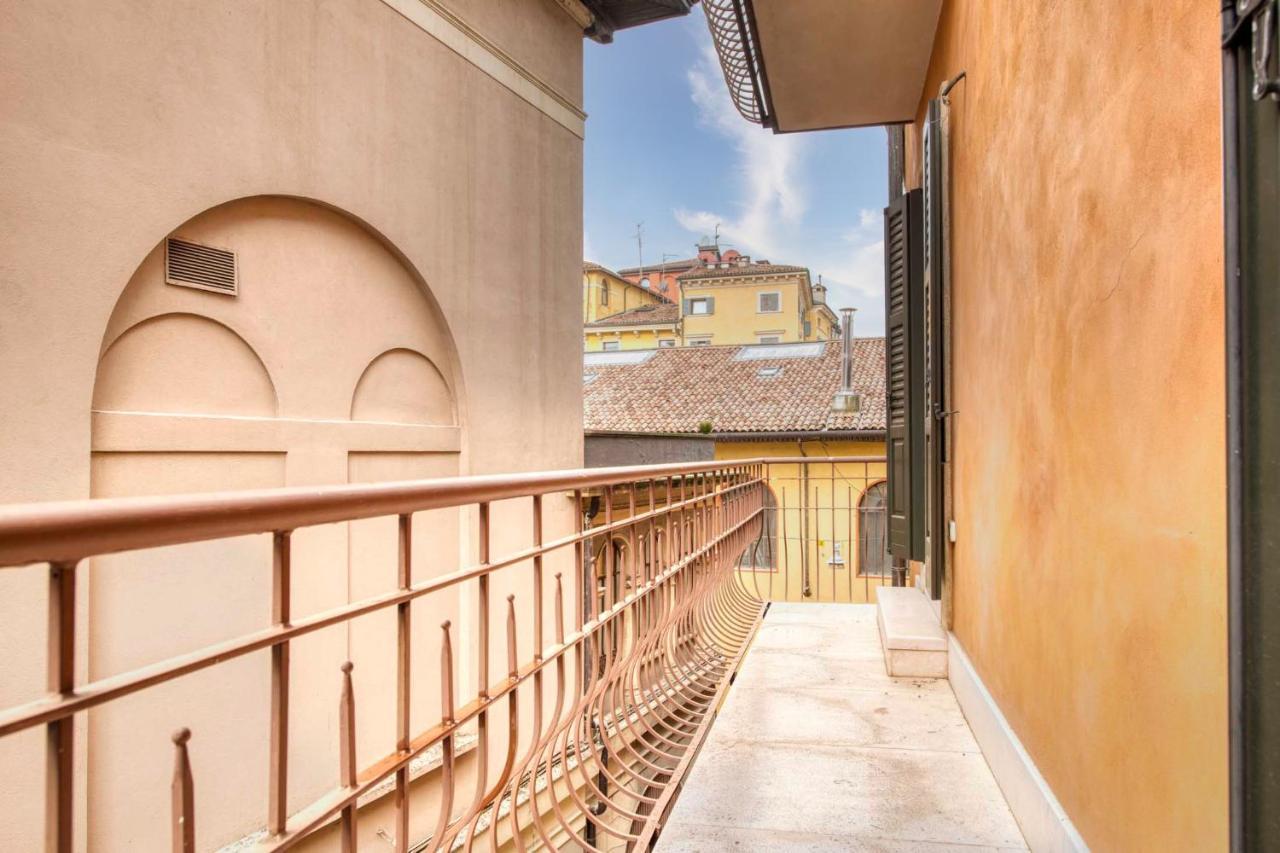 Apartmentsarena - Suite Mercatorum - Piazza Erbe Verona Exteriör bild